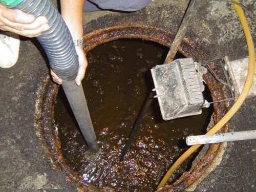 左贡隔油池清理