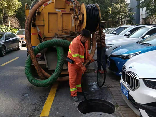 左贡排污管道清淤