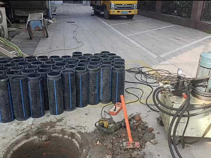 左贡PE置换管厂家 DN315置换管 非开挖管短管置换